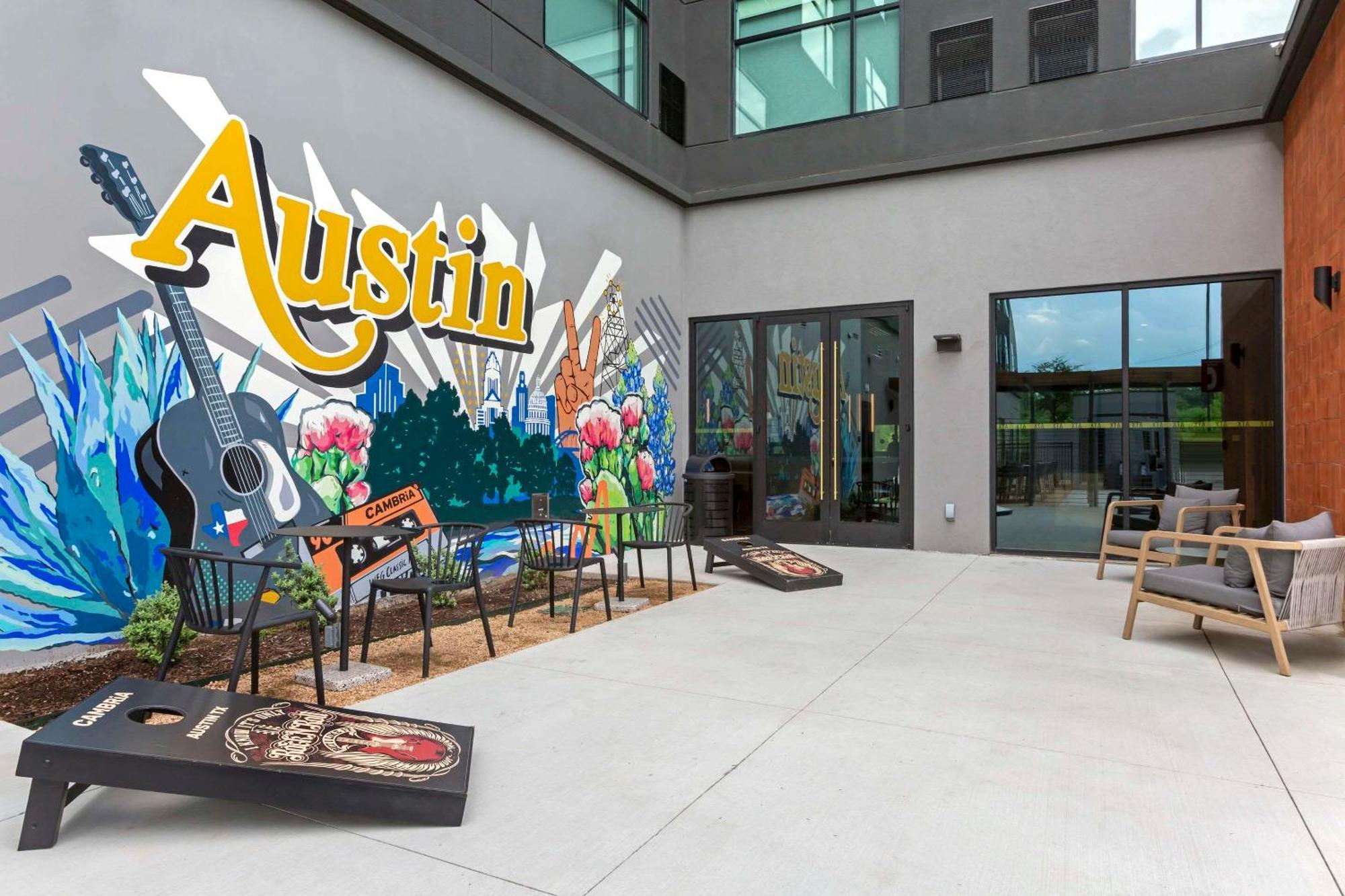 Cambria Hotel Austin Airport Exterior foto